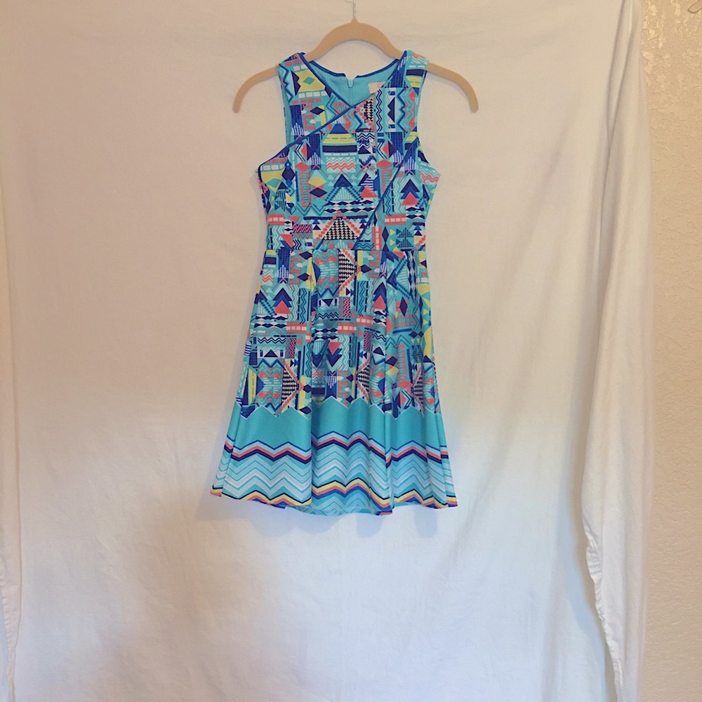 🩵🩵- GB Girls Turquoise Sleeveless Geometric Print Dress, back zip.Piping